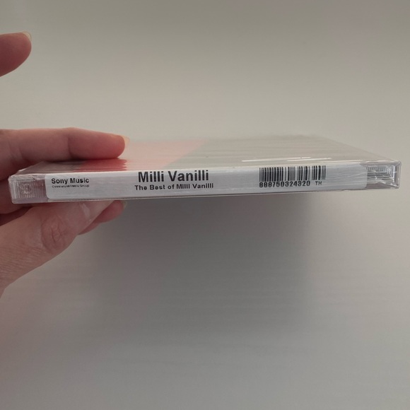 Molli Vanilli Girl You Know it’s True - Picture 3 of 3